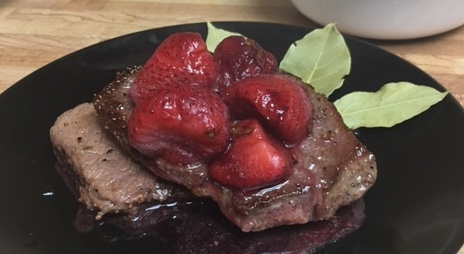 Guild Wars 2 Recipes: Steak With Winterberry Sauce